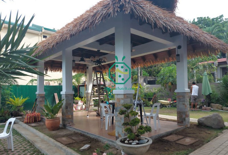 Progetto del tetto di paglia tropicale per il patio del giardino privato del cortile nelle Filippine