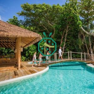 Bahamas Fire Rated Synthetic Palm Thatch Roofing Panels