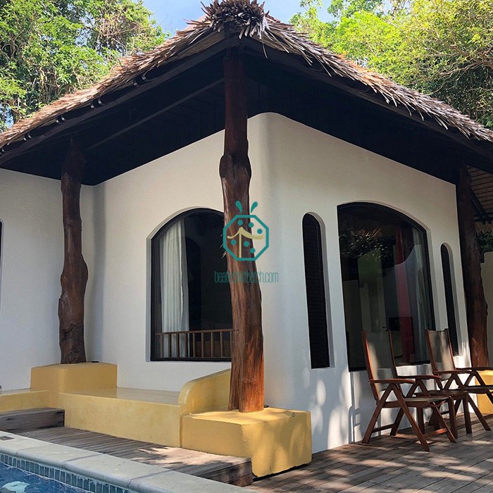 Copertura del tetto in paglia artificiale dell'hotel resort dell'isola della Thailandia