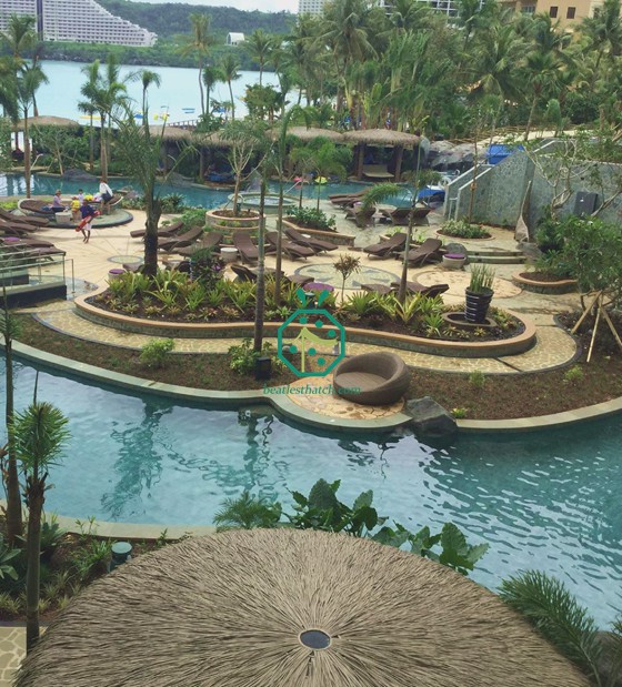 Copertura in paglia di plastica per il progetto di ristrutturazione dell'hotel di Guam
