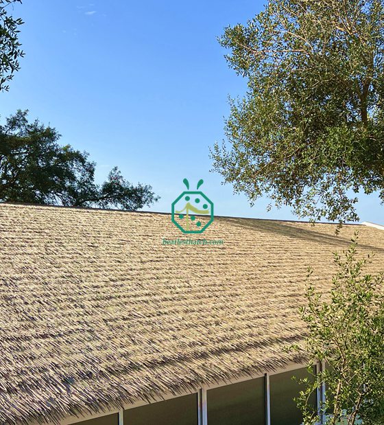 Copertura del tetto in paglia sintetica per case ranch in Spagna